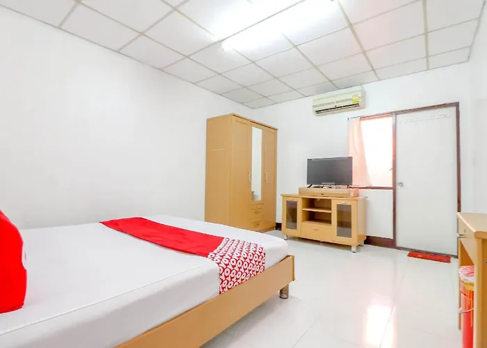 Oyo 525 Mrt Phetkasem 48 -1 Place Hotel 2*