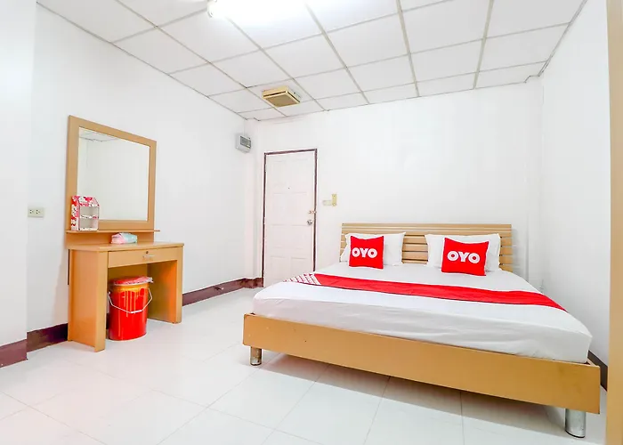 Oyo 525 Mrt Phetkasem 48 -1 Place Hotel 2*