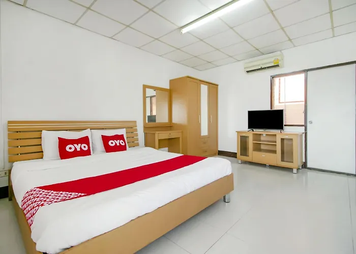 Hotel Oyo 525 Mrt Phetkasem 48 -1 Place Bangkok