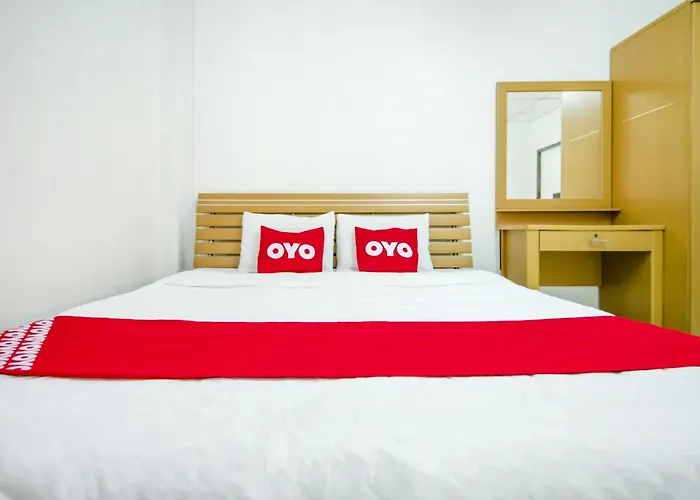 Hotel Oyo 525 Mrt Phetkasem 48 -1 Place 2*